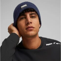 Puma Strickmütze (Beanie) Classic Cuff Unisex - Rippenstruktur - Peacoatblau - 1 Stück -Günstiges Draussen Herz Geschäft Puma Strickmuetze Classic Cuff 024038 02 4 947x947 1