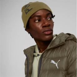 Puma Strickmütze (Beanie) Classic Cuffless Mit Schriftzug - Olivegrün - 1 Stück 6 Puma Strickmütze (Beanie) Classic Cuffless Mit Schriftzug - Olivegrün - 1 Stück -Günstiges Draussen Herz Geschäft Puma Strickmuetze Classic Cuffless 023433 11 3 947x947 1